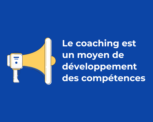 porte-voix avec l'inscription «le coaching est un moyen de développement des compétences»